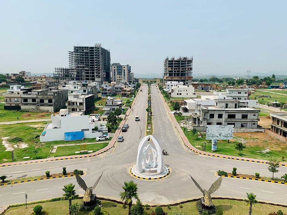 Faisal-Town-Main-Double-Road